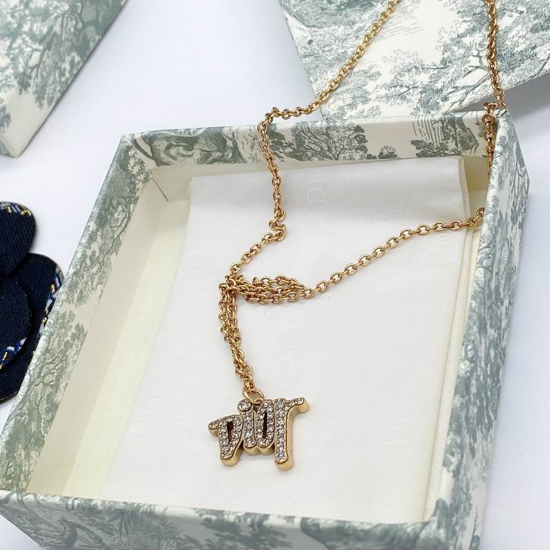 Dior Necklace 06lyr703